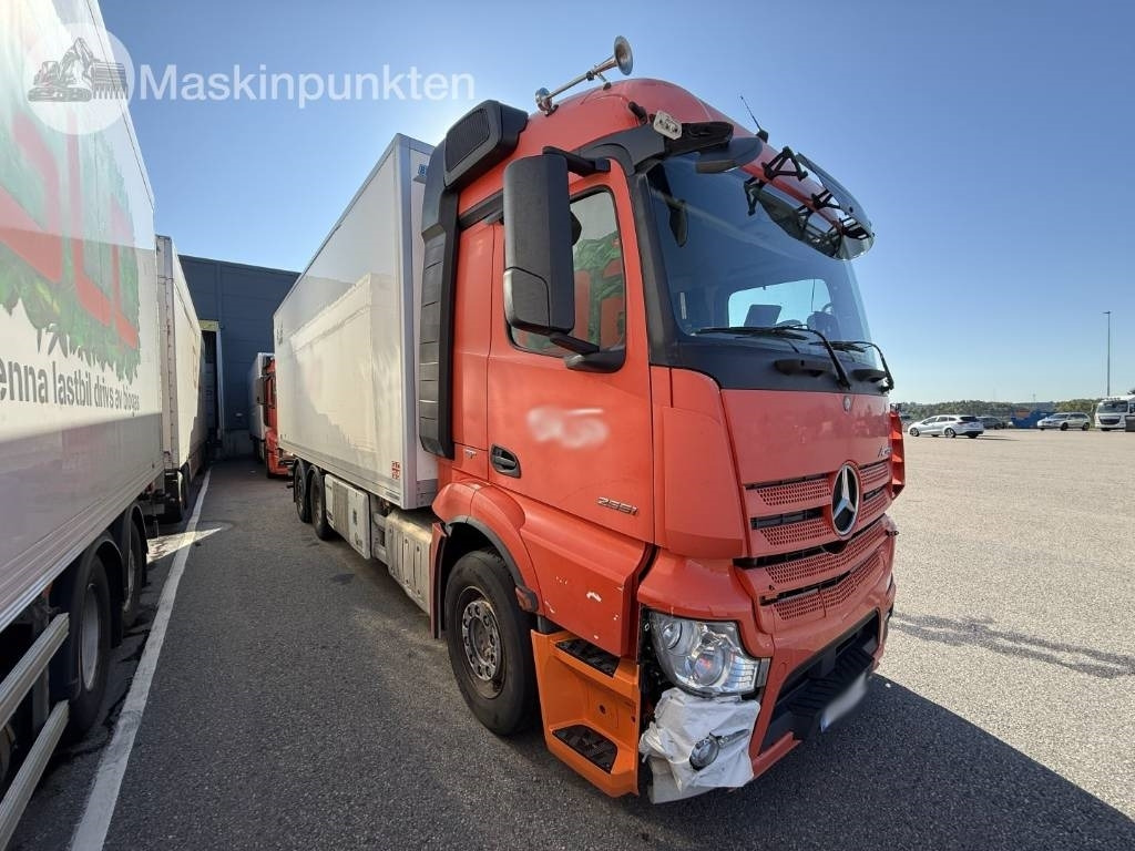 Mercedes-Benz Actros 2551 - Autocarro frigorifero: foto 3 Mercedes-Benz Actros 2551 - Autocarro frigorifero: foto 3