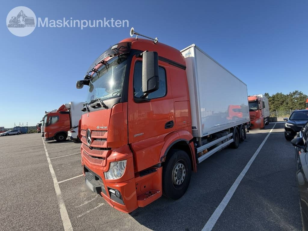 Mercedes-Benz Actros 2551 - Autocarro frigorifero: foto 1 Mercedes-Benz Actros 2551 - Autocarro frigorifero: foto 1