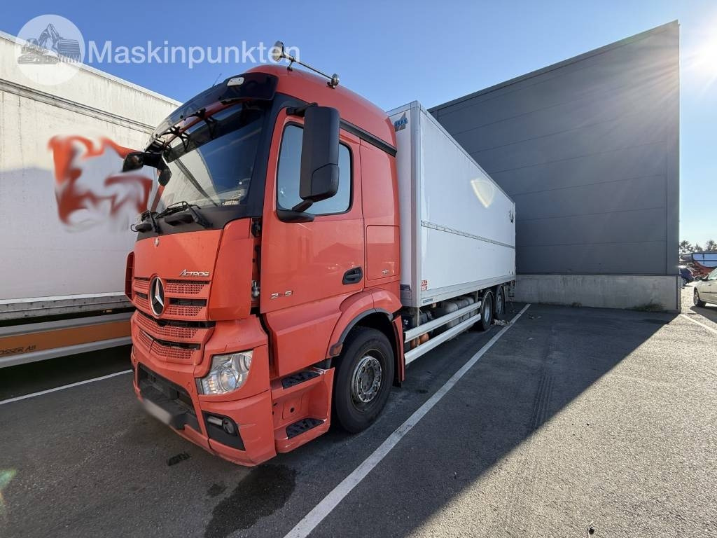 Mercedes-Benz Actros 2551 - Autocarro frigorifero: foto 1 Mercedes-Benz Actros 2551 - Autocarro frigorifero: foto 1