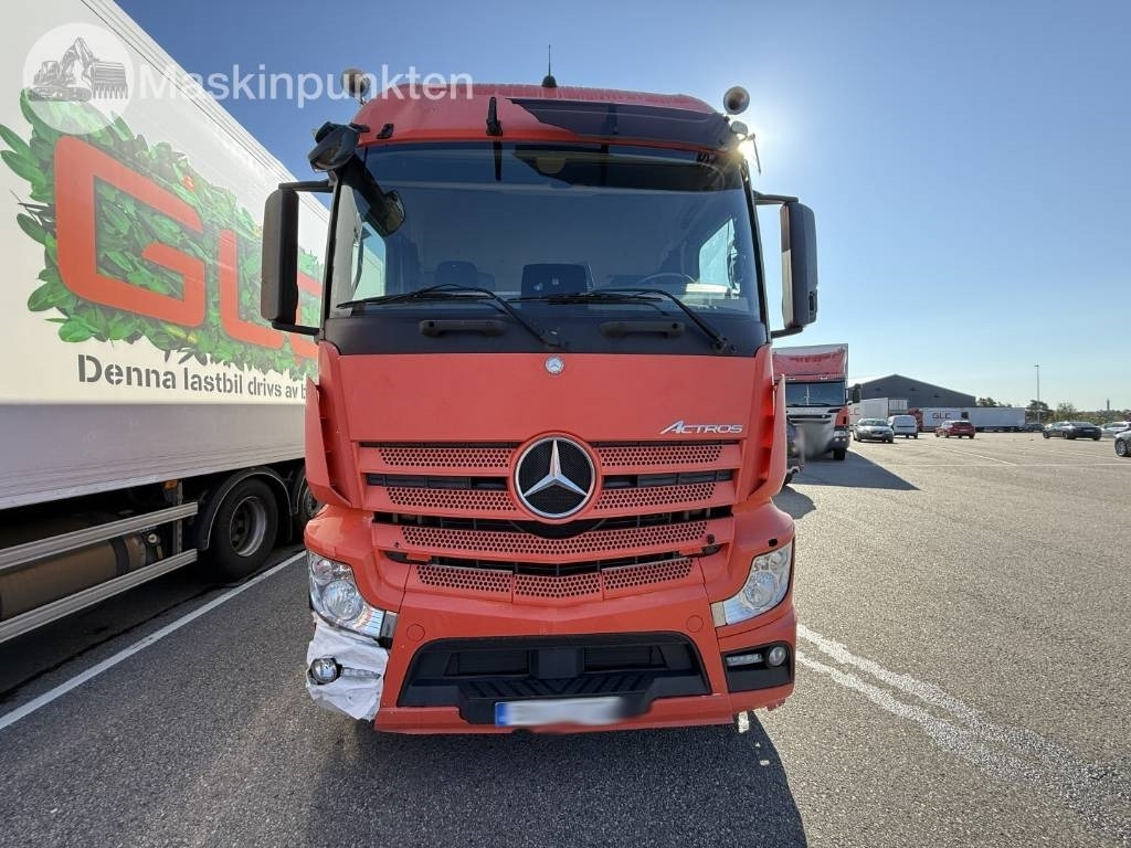 Mercedes-Benz Actros 2551 - Autocarro frigorifero: foto 2 Mercedes-Benz Actros 2551 - Autocarro frigorifero: foto 2