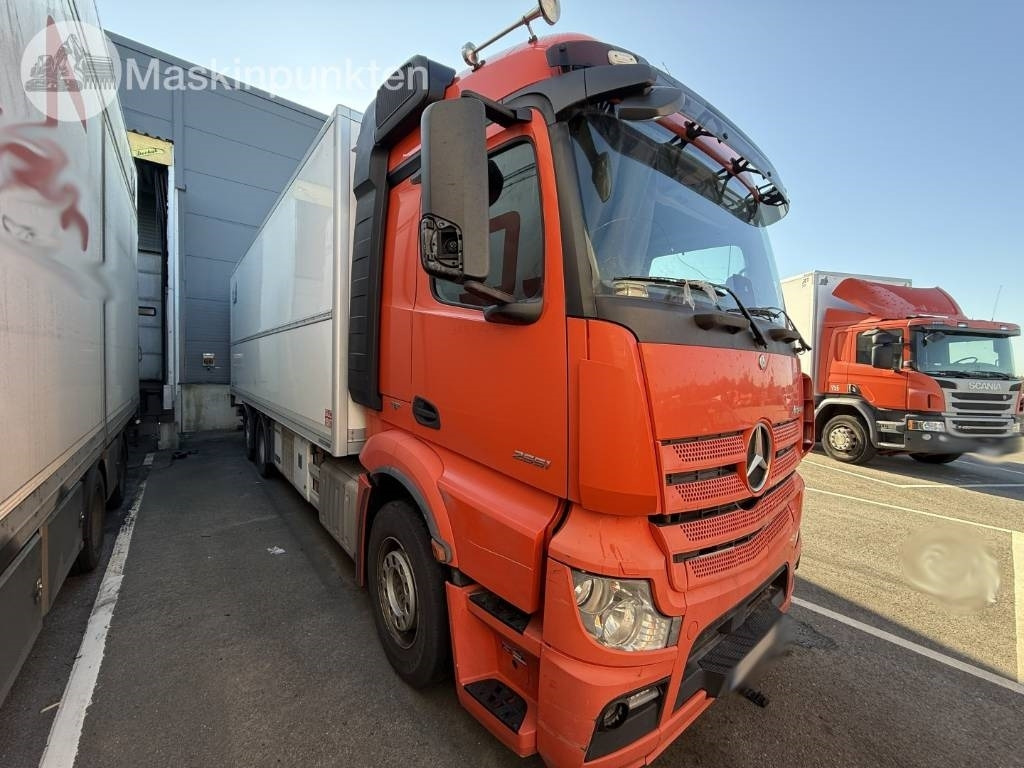Mercedes-Benz Actros 2551 - Autocarro frigorifero: foto 3 Mercedes-Benz Actros 2551 - Autocarro frigorifero: foto 3