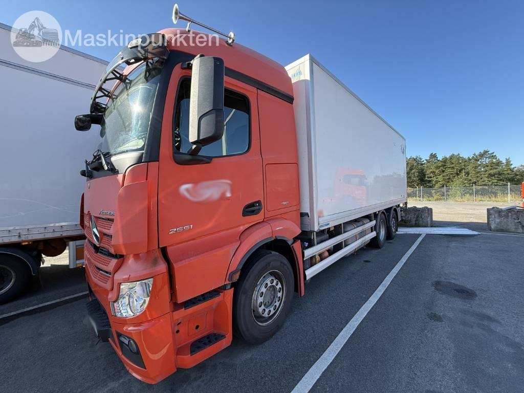Mercedes-Benz Actros 2551 - Autocarro frigorifero: foto 1 Mercedes-Benz Actros 2551 - Autocarro frigorifero: foto 1