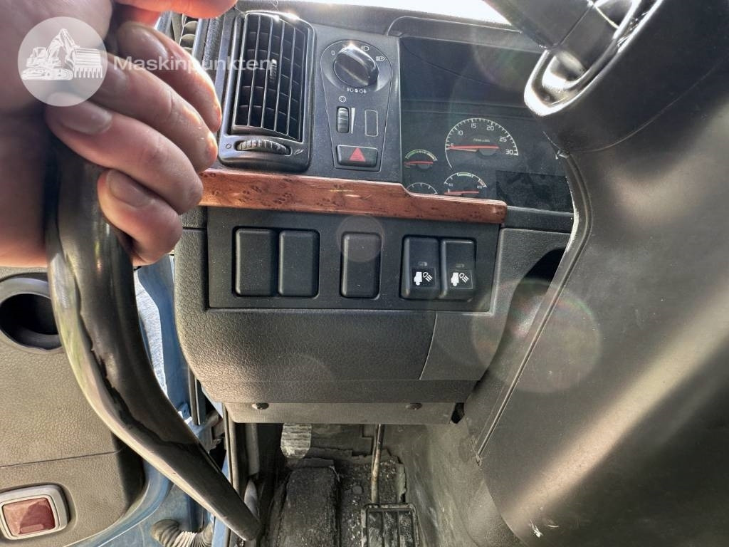 Trattore stradale Volvo FH 460: foto 28