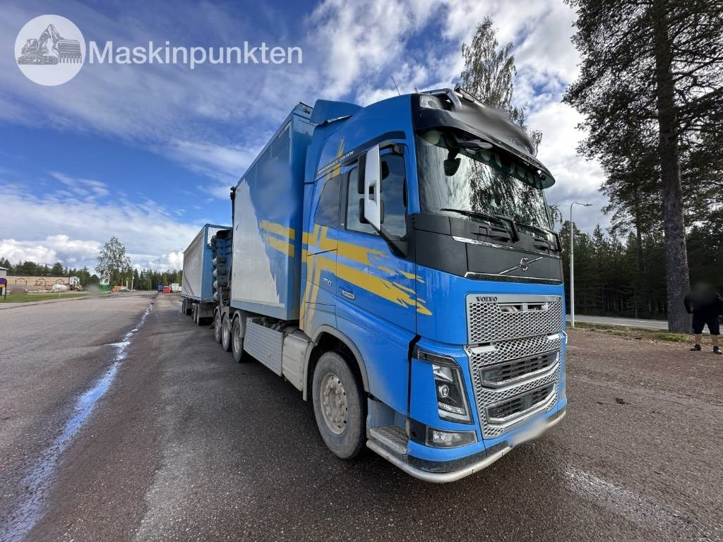 Volvo FH 16 750 - Autocarro con pianale/ Cassone fisso, Camion con gru: foto 4 Volvo FH 16 750 - Autocarro con pianale/ Cassone fisso, Camion con gru: foto 4