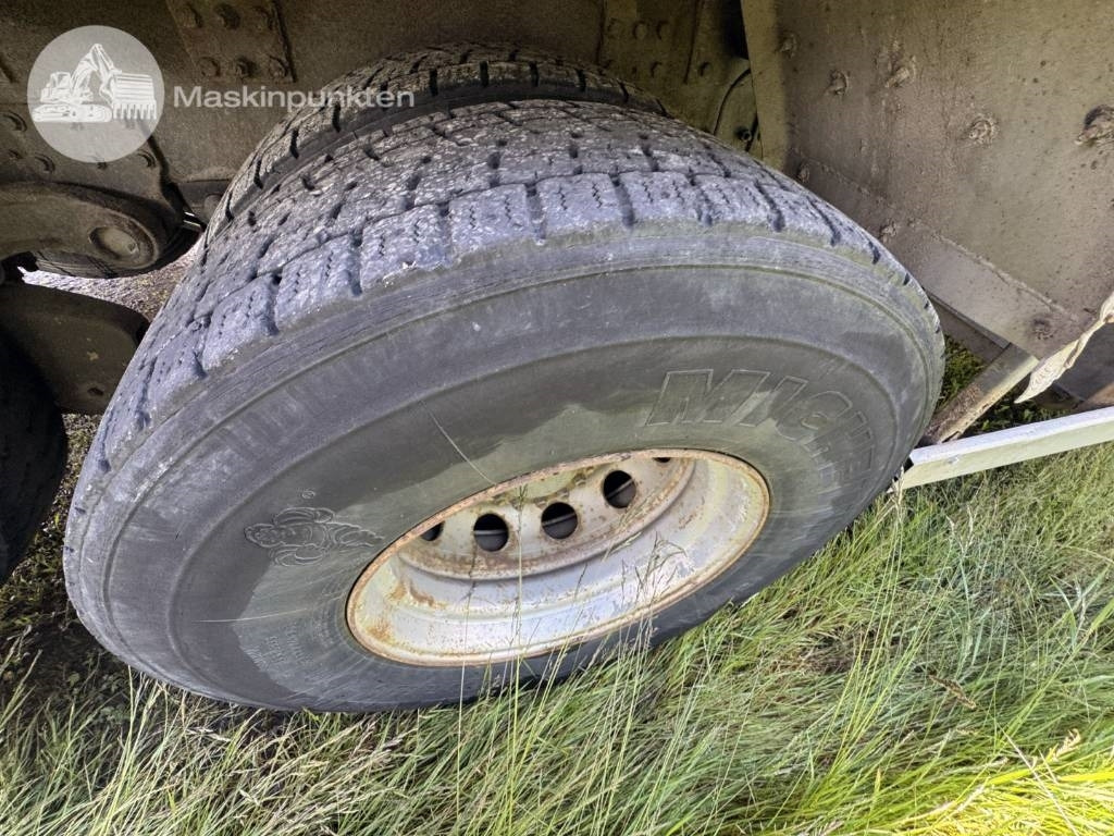 Camion con gru Volvo FM 12 340 Kranväxlare med flak: foto 23