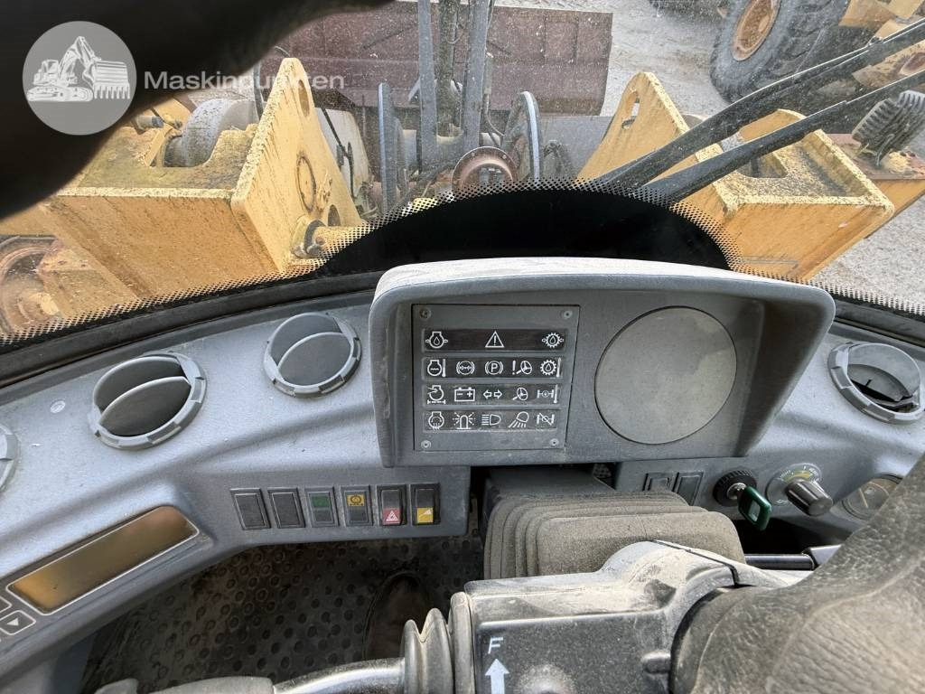 Pala gommata Volvo L 120 C: foto 16
