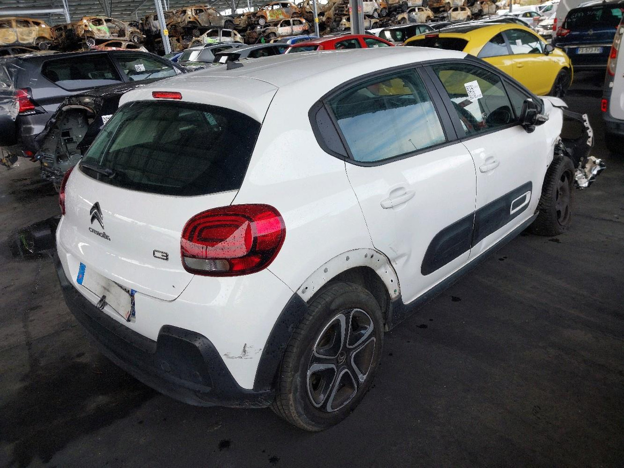 CITROEN C3 III 1.5 BLUEHDI 100 FEEL - Autovettura: foto 4 CITROEN C3 III 1.5 BLUEHDI 100 FEEL - Autovettura: foto 4