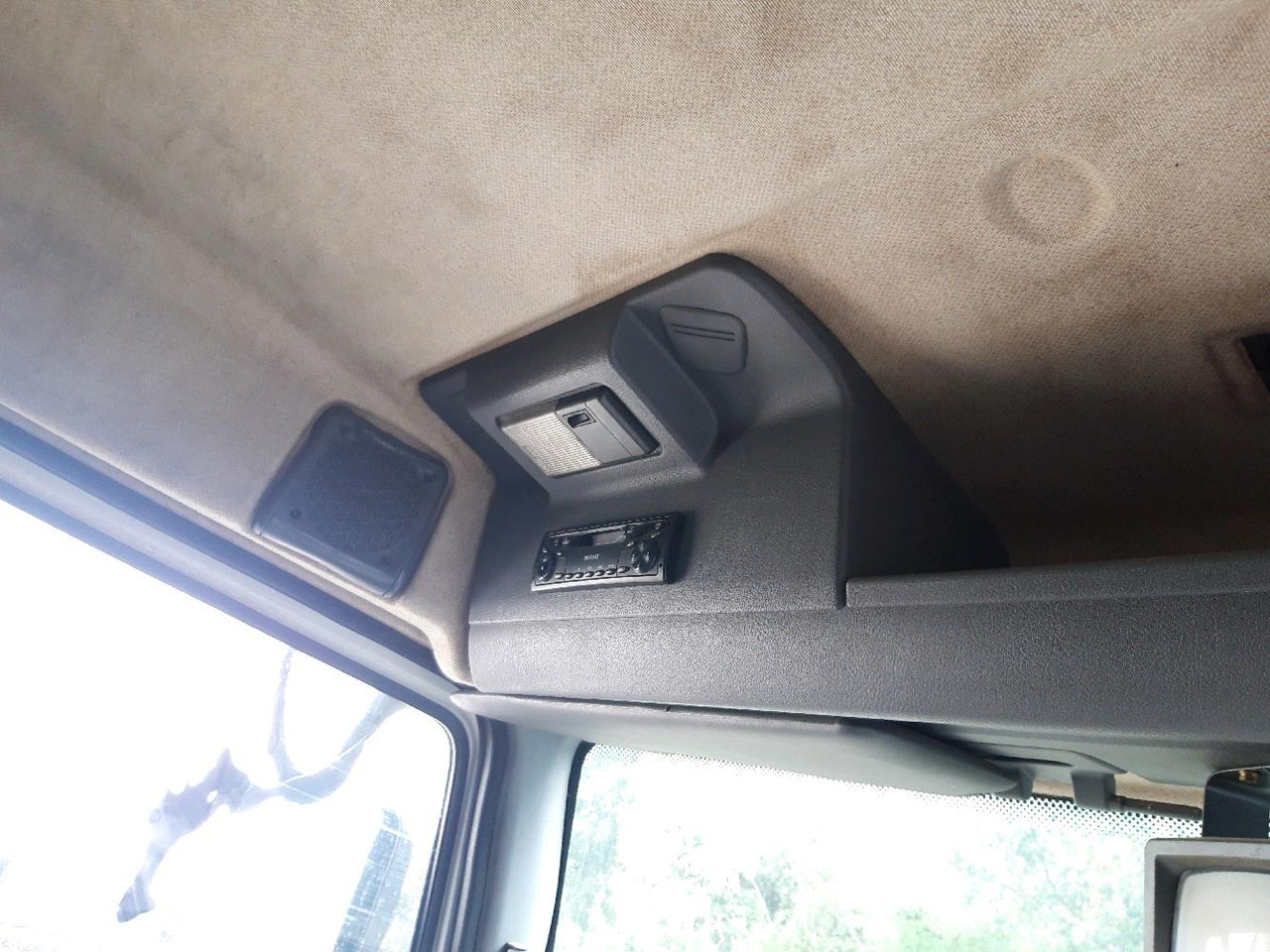 Camion cisterna RENAULT MIDLUM CITERNE 7500: foto 12