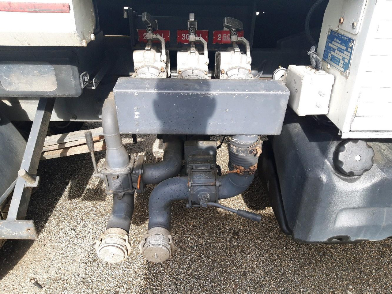 Camion cisterna RENAULT MIDLUM CITERNE 7500: foto 15