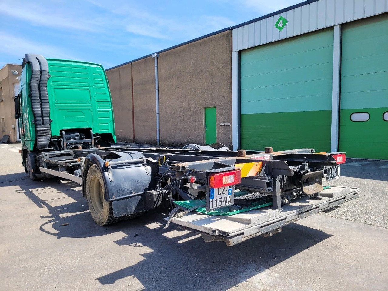 Autocarro portacontainer/ Caisse interchangeable VOLVO FH12 420 GLOBETROTTER: foto 7 Autocarro portacontainer/ Caisse interchangeable VOLVO FH12 420 GLOBETROTTER: foto 7