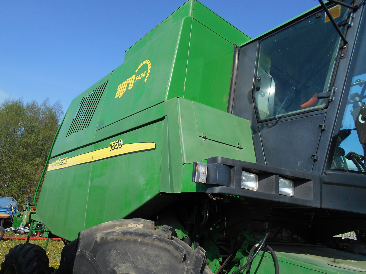 John Deere 1550 - Mietitrebbia: foto 3 John Deere 1550 - Mietitrebbia: foto 3