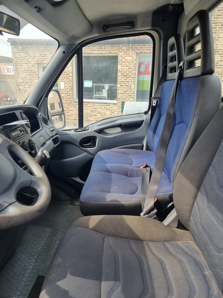 IVECO DAILY 35C18 - Trattore stradale BE: foto 5 IVECO DAILY 35C18 - Trattore stradale BE: foto 5