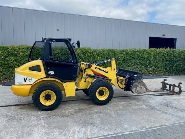 Yanmar V 8 - Pala gommata: foto 3 Yanmar V 8 - Pala gommata: foto 3