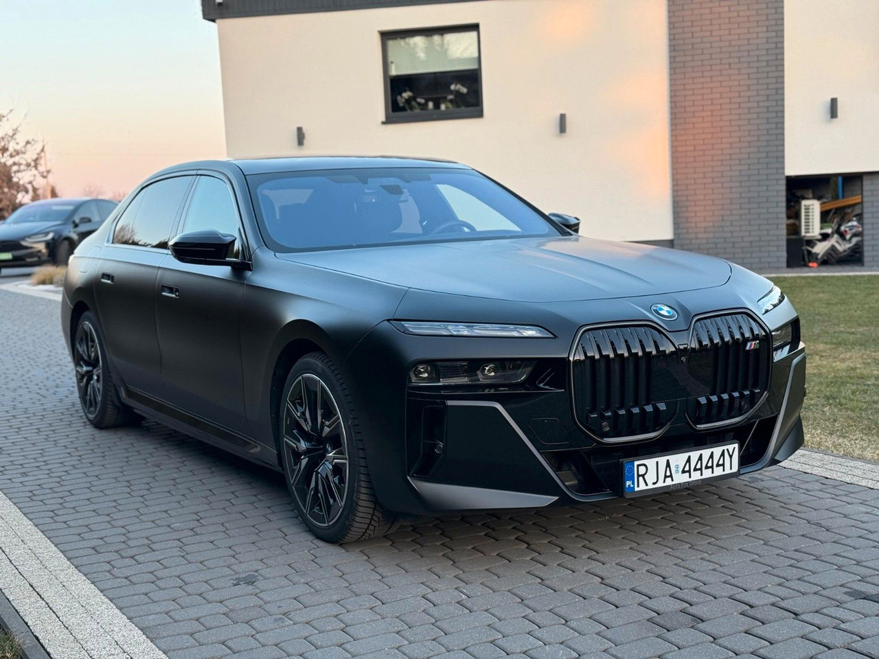 BMW M760 Baureihe 7 Lim M760 e xDrive - Berlina: foto 3 BMW M760 Baureihe 7 Lim M760 e xDrive - Berlina: foto 3
