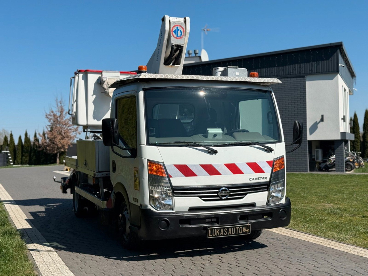 Nissan CABSTAR 17 M MANUAL GEARBOX LOW KMS - Piattaforma autocarrata: foto 3 Nissan CABSTAR 17 M MANUAL GEARBOX LOW KMS - Piattaforma autocarrata: foto 3