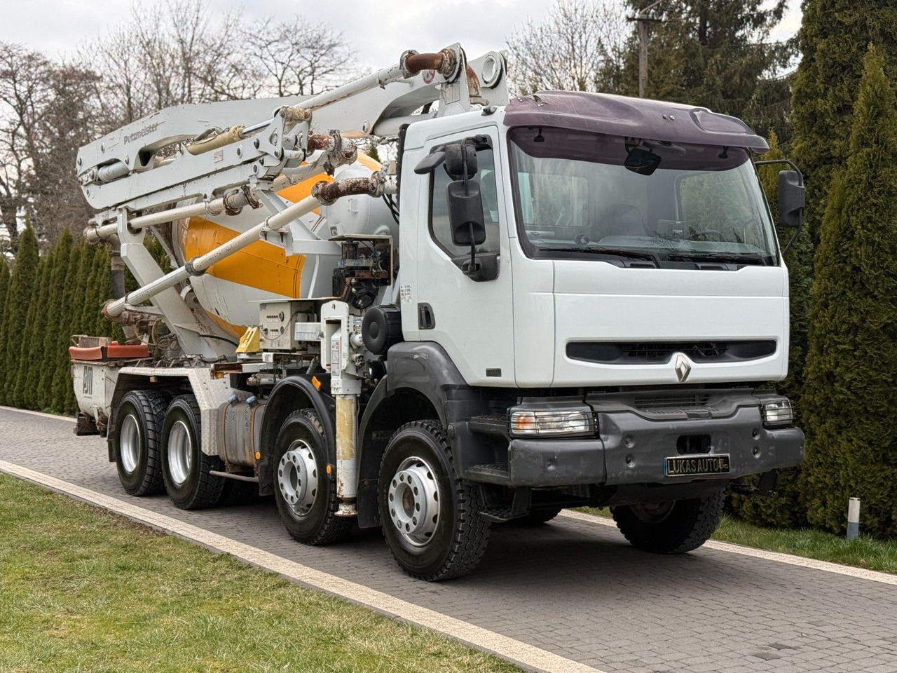 Renault KERRAX 8X4 370 DCI PUTZMEISTER PUMI 21.67 - Autobetoniera: foto 1 Renault KERRAX 8X4 370 DCI PUTZMEISTER PUMI 21.67 - Autobetoniera: foto 1