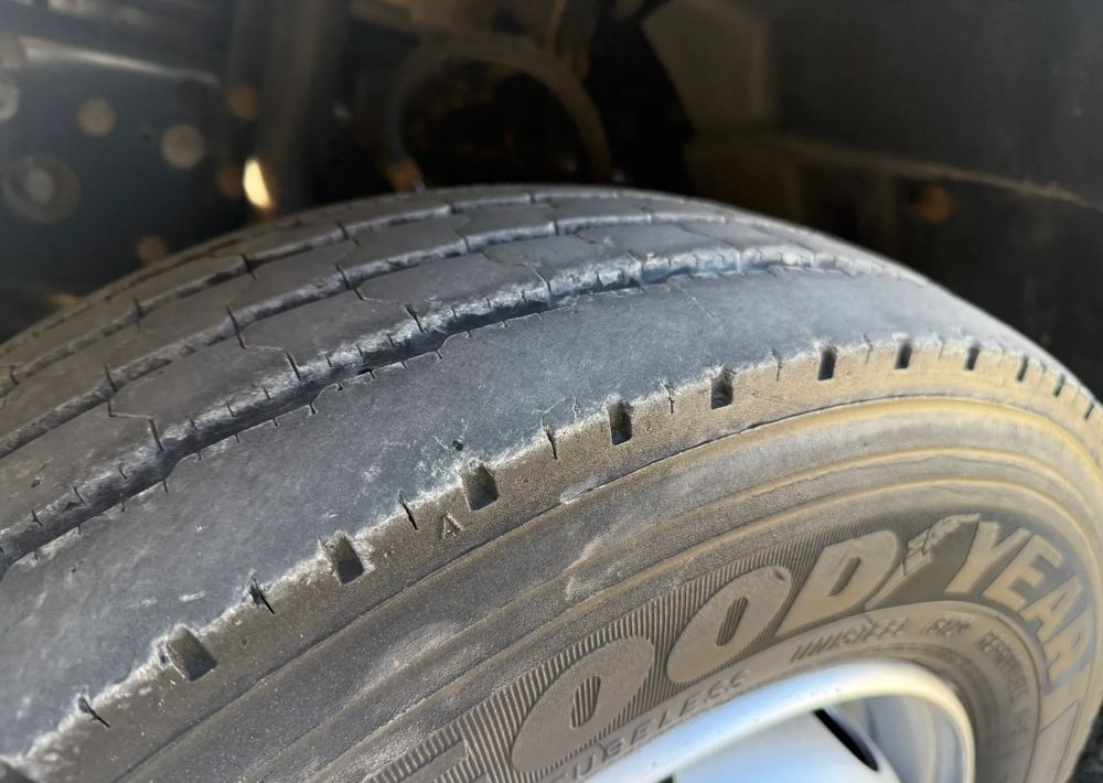 Autocarro ribaltabile Renault MIDLUM 220 12 T WYWROTKA 6 MIEJSC: foto 16 Autocarro ribaltabile Renault MIDLUM 220 12 T WYWROTKA 6 MIEJSC: foto 16