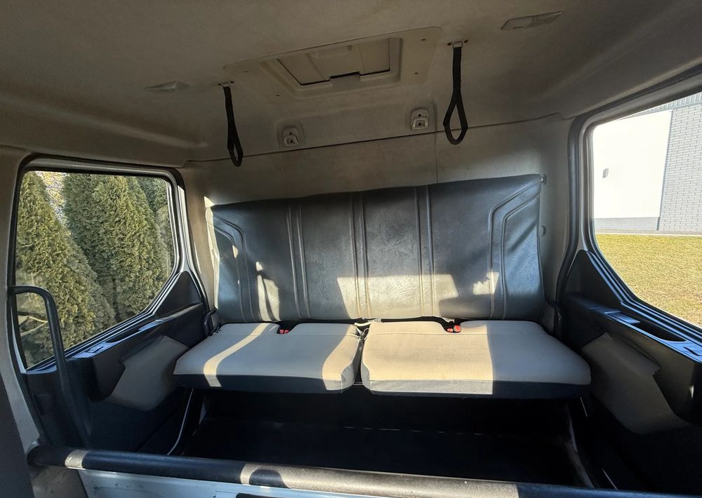 Autocarro ribaltabile Renault MIDLUM 220 12 T WYWROTKA 6 MIEJSC: foto 14 Autocarro ribaltabile Renault MIDLUM 220 12 T WYWROTKA 6 MIEJSC: foto 14