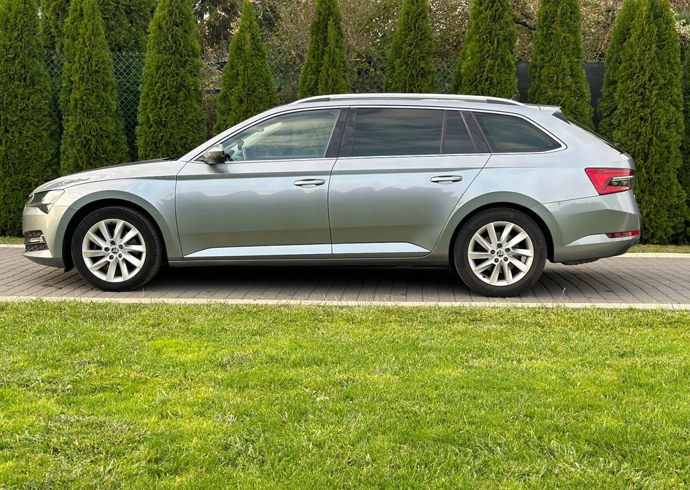 Skoda Superb 2.0 TDI SCR Style DSG - Station wagon: foto 4 Skoda Superb 2.0 TDI SCR Style DSG - Station wagon: foto 4