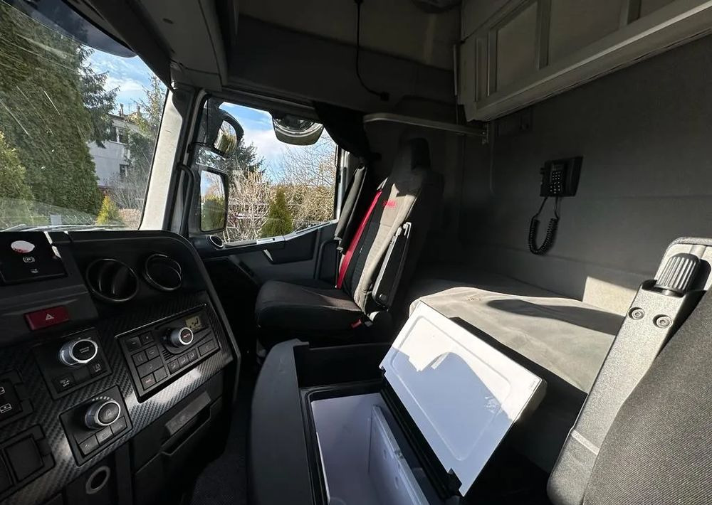 Renault T 520 HIGH - Trattore stradale: foto 4 Renault T 520 HIGH - Trattore stradale: foto 4