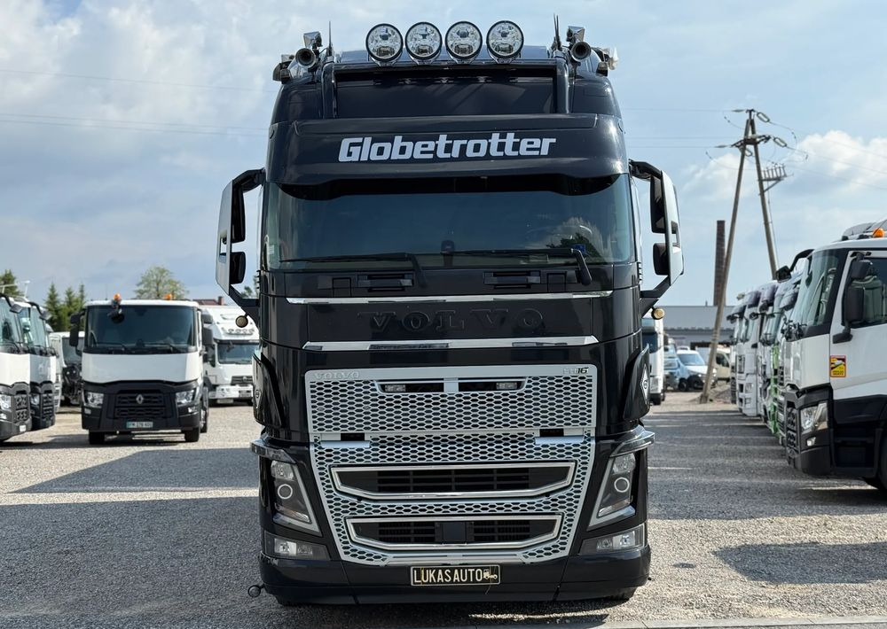 Volvo FH16 660 HP TANDEM 6x2 LIMITED EDITION - Autocarro furgonato: foto 2 Volvo FH16 660 HP TANDEM 6x2 LIMITED EDITION - Autocarro furgonato: foto 2