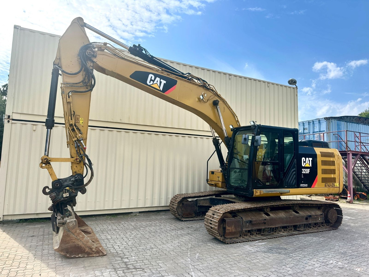 CAT 320FL / 2017 BJ / 9.933 H / Deutsche Maschine - Escavatore cingolato: foto 1 CAT 320FL / 2017 BJ / 9.933 H / Deutsche Maschine - Escavatore cingolato: foto 1