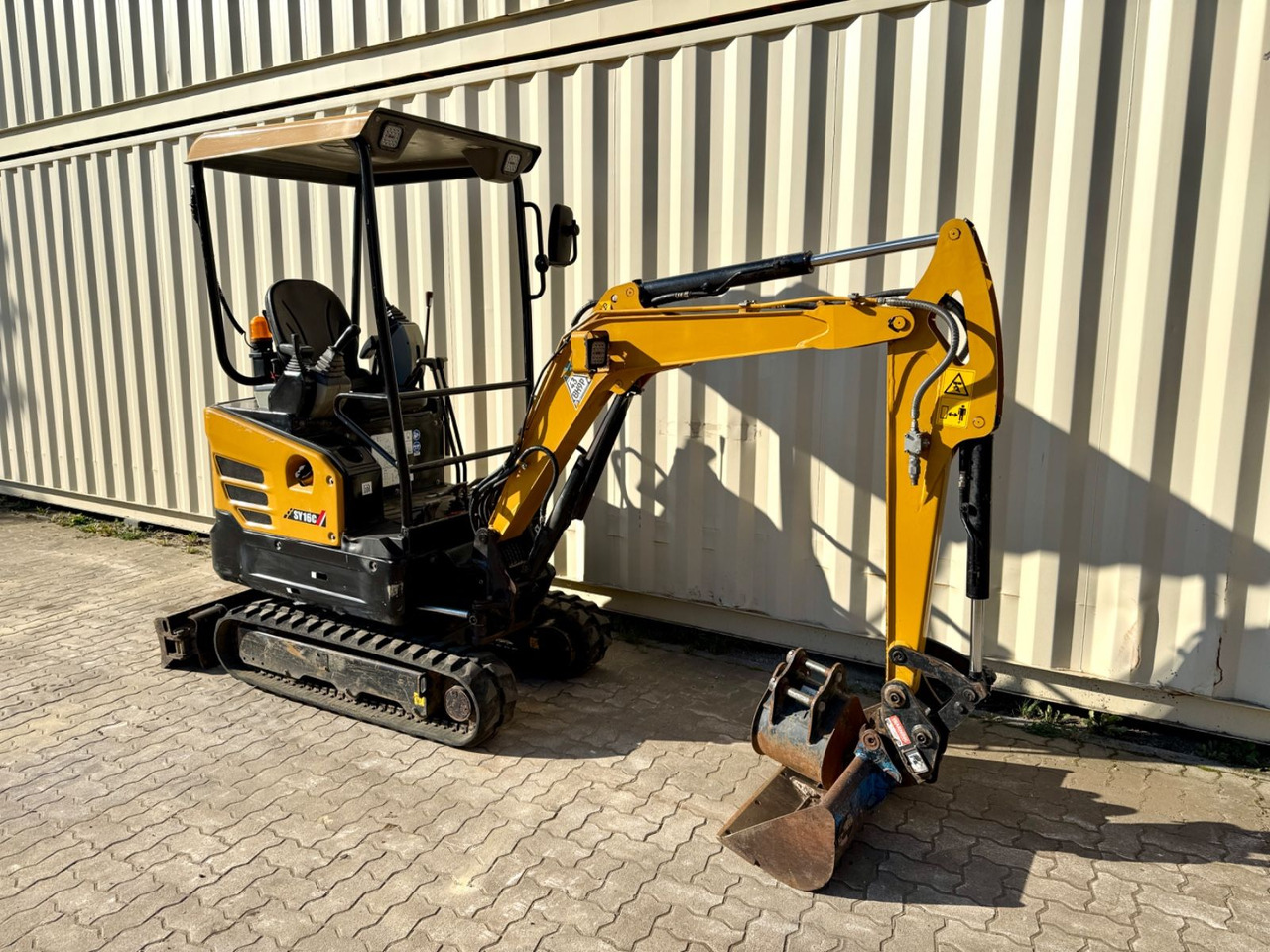 Sany SY16/ 2023 BJ / 745 H / 2 x Löffel - Miniescavatore: foto 5 Sany SY16/ 2023 BJ / 745 H / 2 x Löffel - Miniescavatore: foto 5