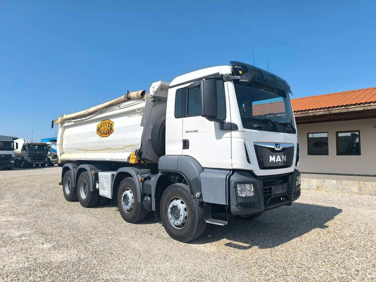 MAN TGS 41.420 MEILLER KIPPER - Autocarro multibenna: foto 1 MAN TGS 41.420 MEILLER KIPPER - Autocarro multibenna: foto 1