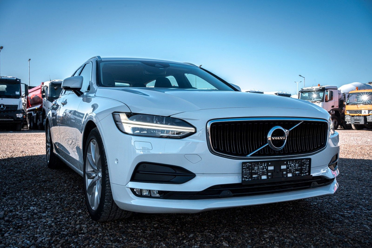 Volvo V90 D4 Momentum 2.0D - Autovettura: foto 4 Volvo V90 D4 Momentum 2.0D - Autovettura: foto 4