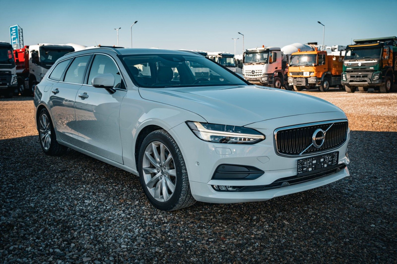 Volvo V90 D4 Momentum 2.0D - Autovettura: foto 1 Volvo V90 D4 Momentum 2.0D - Autovettura: foto 1