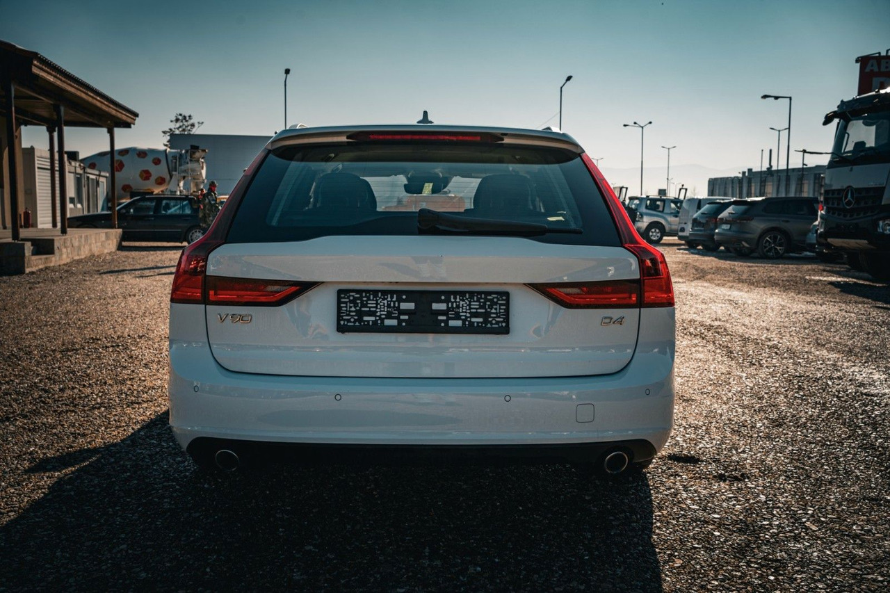 Volvo V90 D4 Momentum 2.0D - Autovettura: foto 5 Volvo V90 D4 Momentum 2.0D - Autovettura: foto 5