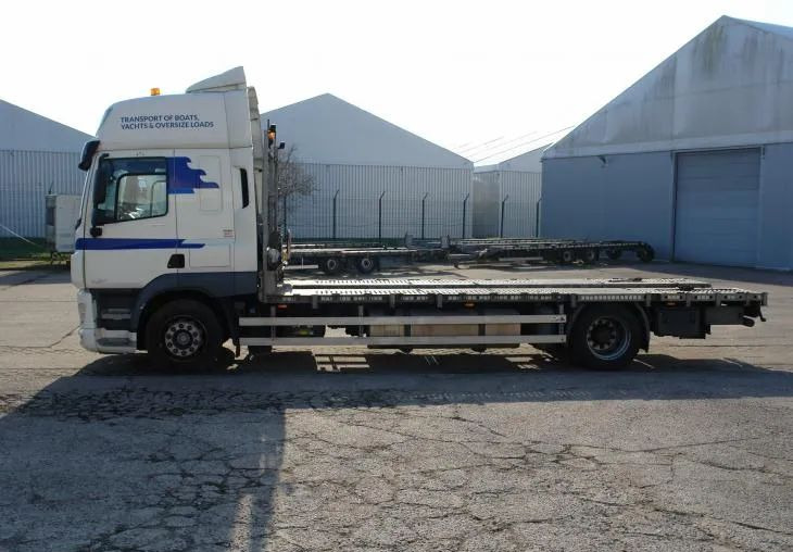 DAF CF 410 EURO 6 Laweta - Platforma super stan - Autocarro con pianale/ Cassone fisso: foto 4 DAF CF 410 EURO 6 Laweta - Platforma super stan - Autocarro con pianale/ Cassone fisso: foto 4