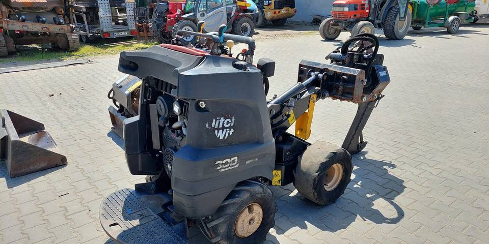 Ditch Witch R300 koparka łańcuchowa pługoukładacz - Scavafossi: foto 4 Ditch Witch R300 koparka łańcuchowa pługoukładacz - Scavafossi: foto 4