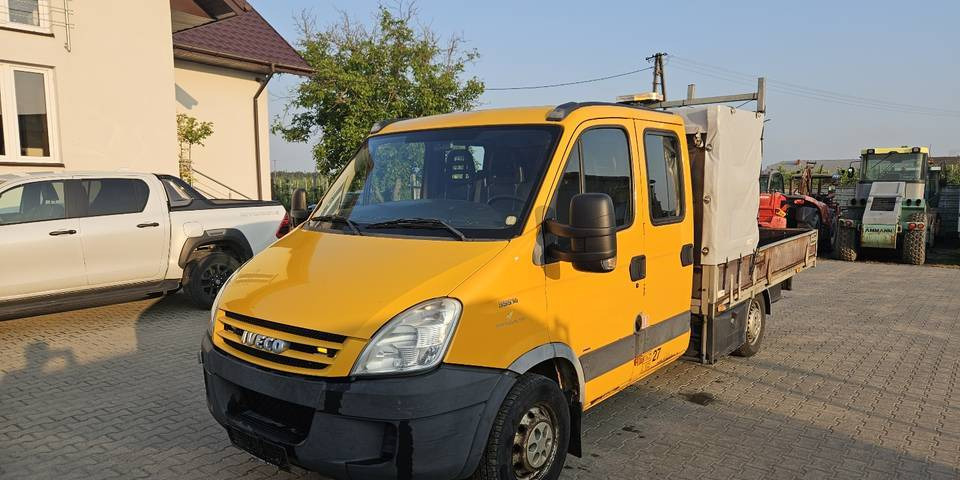 Iveco Daily 35S14 HDS 830 kg doka dubel brygadówka - Furgone con cassone fisso: foto 2 Iveco Daily 35S14 HDS 830 kg doka dubel brygadówka - Furgone con cassone fisso: foto 2