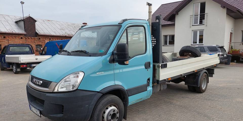 Iveco Daily 65C17 silnik 3.0 skrzynia automat - Furgone con cassone fisso: foto 1 Iveco Daily 65C17 silnik 3.0 skrzynia automat - Furgone con cassone fisso: foto 1