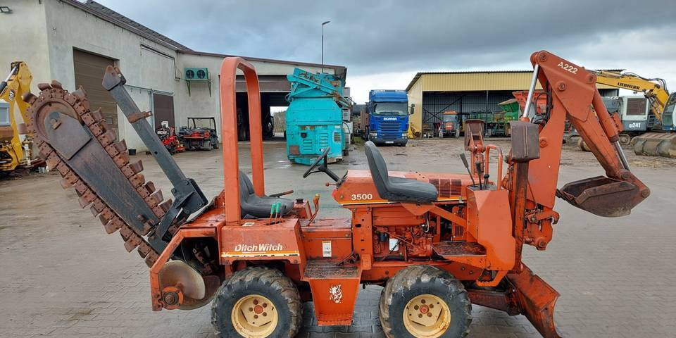 Koparka łańcuchowa Ditch Witch 3500DD - Scavafossi: foto 4 Koparka łańcuchowa Ditch Witch 3500DD - Scavafossi: foto 4