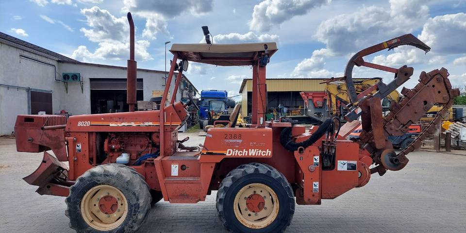 Koparka łańcuchowa Ditch Witch 8020 85KM - Scavafossi: foto 5 Koparka łańcuchowa Ditch Witch 8020 85KM - Scavafossi: foto 5