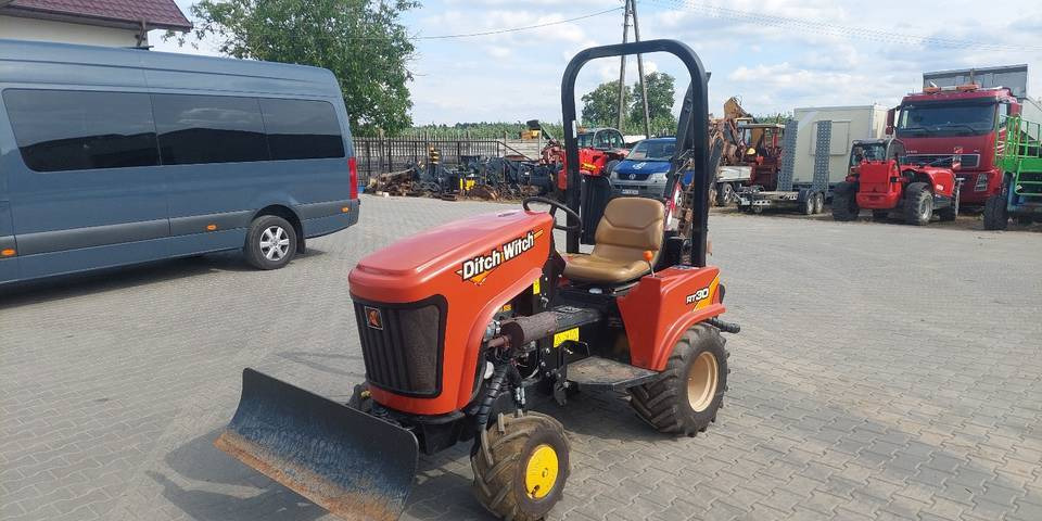 Koparka łańcuchowa Ditch Witch RT30 - Scavafossi: foto 2 Koparka łańcuchowa Ditch Witch RT30 - Scavafossi: foto 2