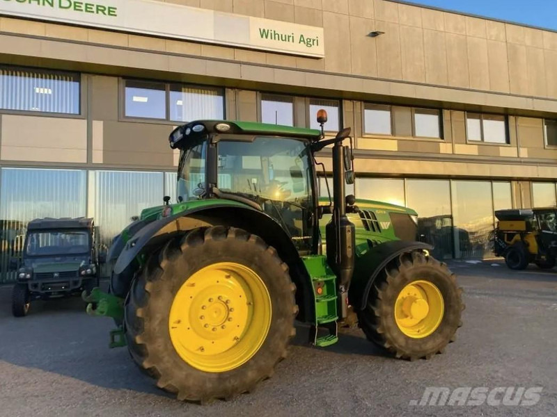John Deere 6215R - Trattore: foto 1 John Deere 6215R - Trattore: foto 1