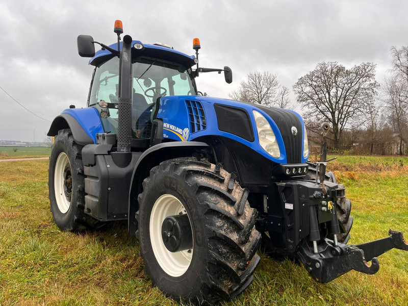 New Holland T8.330 - Trattore: foto 1 New Holland T8.330 - Trattore: foto 1