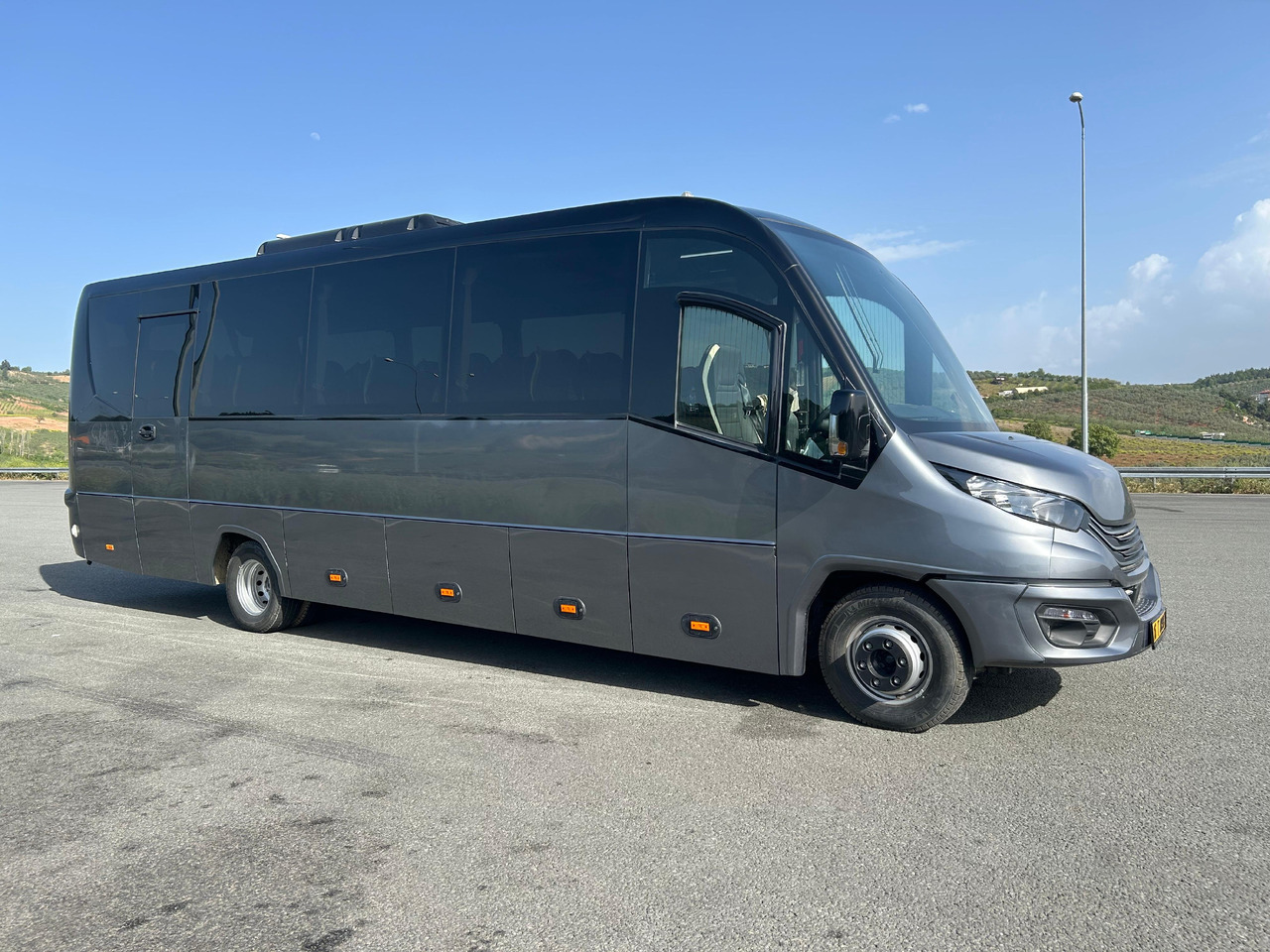 IVECO DAILY - RIGHT HAND DRIVE TOURISTIC VEHICLE - Pullman: foto 3 IVECO DAILY - RIGHT HAND DRIVE TOURISTIC VEHICLE - Pullman: foto 3