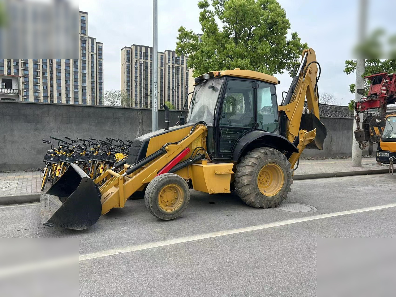 CASE 580 - Terna: foto 1 CASE 580 - Terna: foto 1