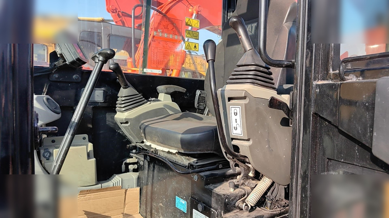 CATERPILLAR 305.5E2 - Miniescavatore: foto 4 CATERPILLAR 305.5E2 - Miniescavatore: foto 4