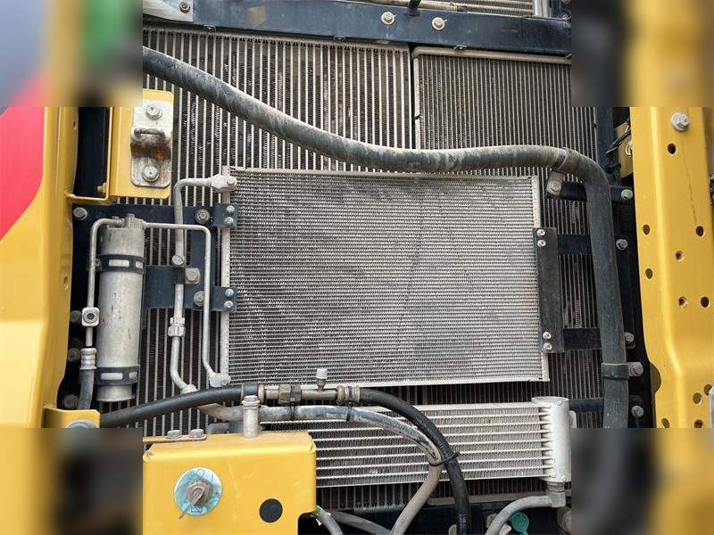 Escavatore cingolato CATERPILLAR 320: foto 8 Escavatore cingolato CATERPILLAR 320: foto 8