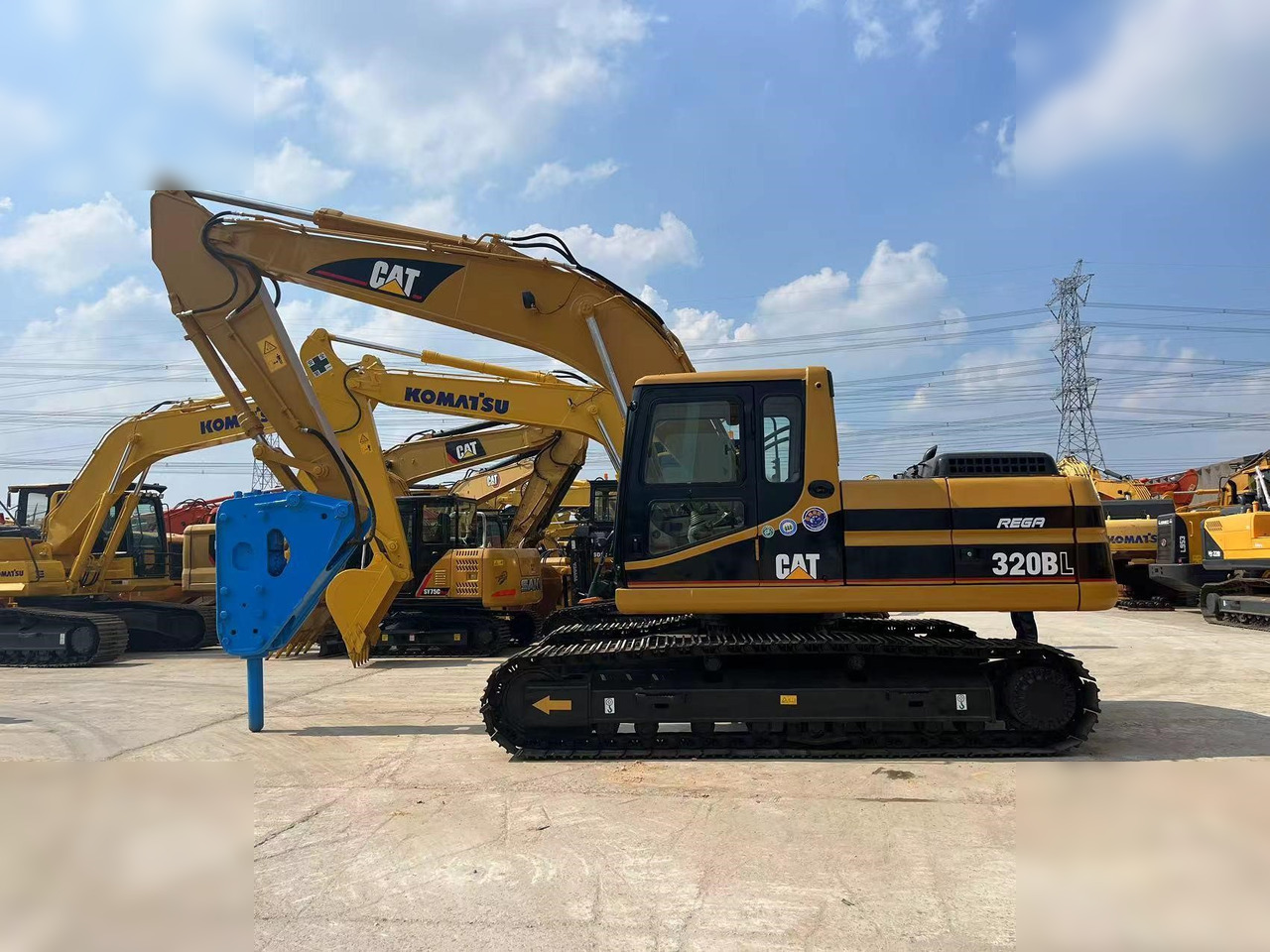 CATERPILLAR 320BL - Escavatore cingolato: foto 1 CATERPILLAR 320BL - Escavatore cingolato: foto 1