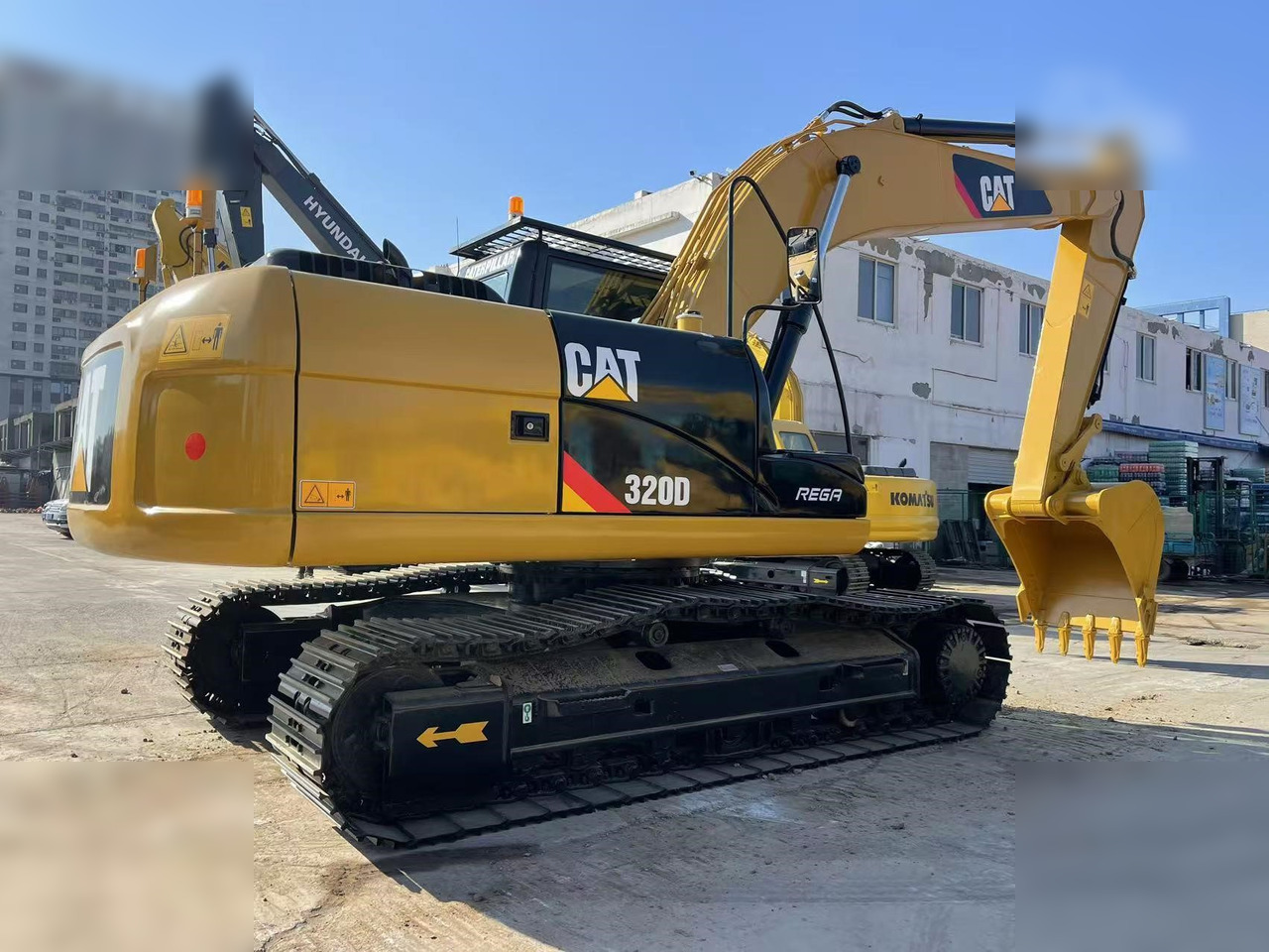 CATERPILLAR 320D - Escavatore cingolato: foto 3 CATERPILLAR 320D - Escavatore cingolato: foto 3