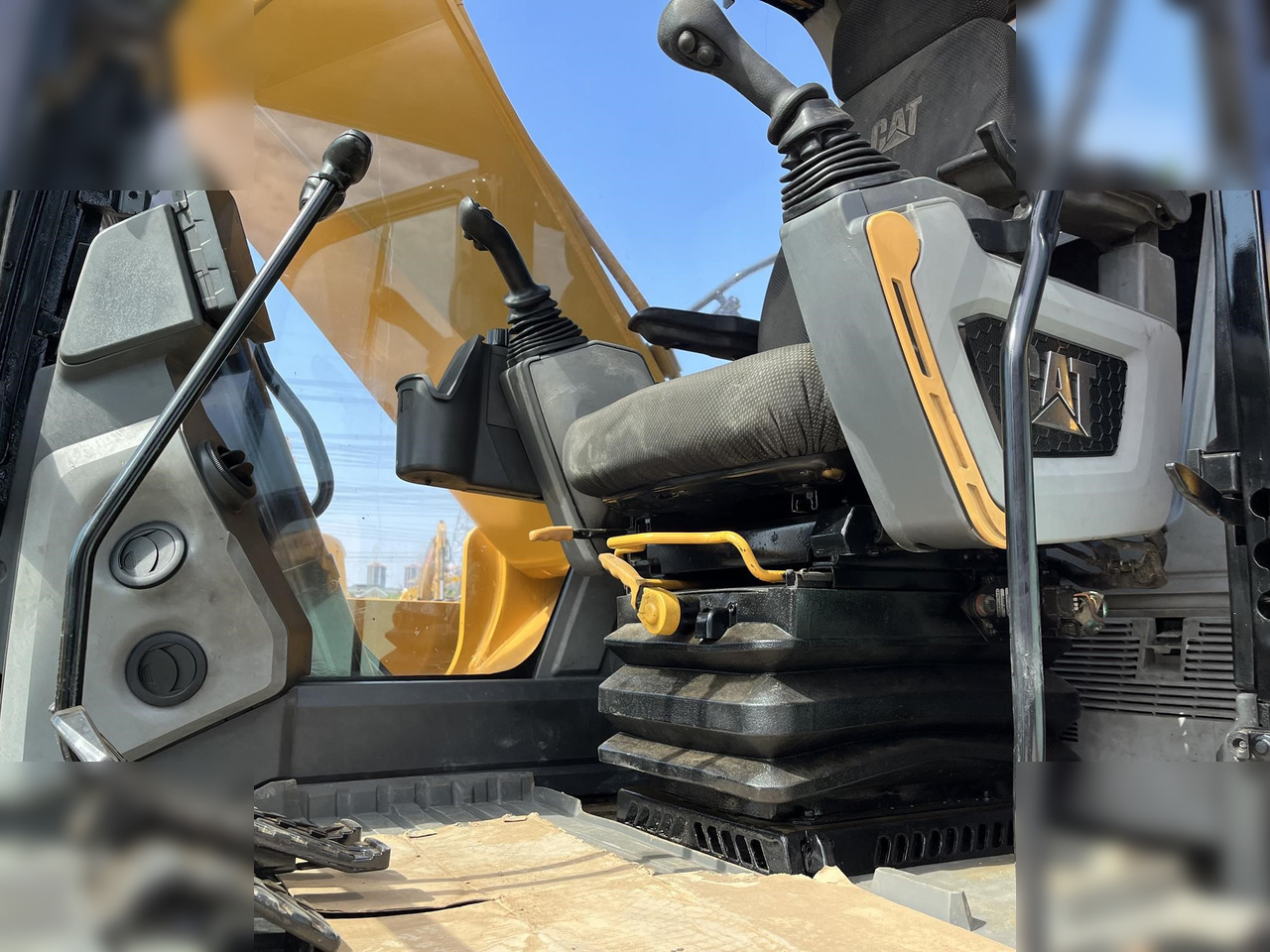 CATERPILLAR 323 - Escavatore cingolato: foto 5 CATERPILLAR 323 - Escavatore cingolato: foto 5