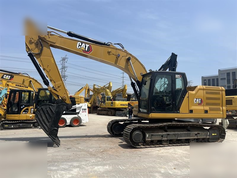 CATERPILLAR 323 - Escavatore cingolato: foto 1 CATERPILLAR 323 - Escavatore cingolato: foto 1