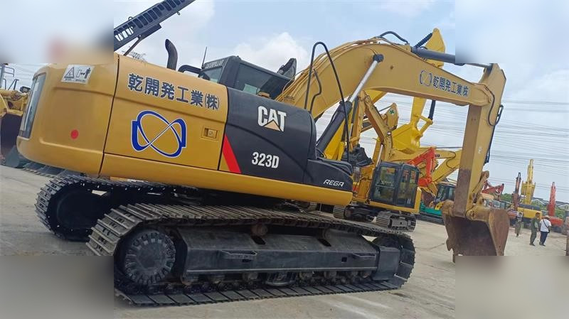 CATERPILLAR 323D - Escavatore cingolato: foto 1 CATERPILLAR 323D - Escavatore cingolato: foto 1