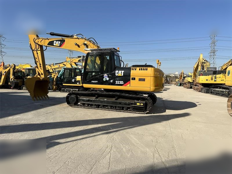 CATERPILLAR 323D - Escavatore cingolato: foto 1 CATERPILLAR 323D - Escavatore cingolato: foto 1